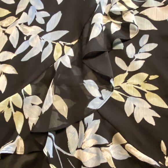 London Times Petites Floral Wrap Dress Size 10P Ruffled - Picture 5 of 7